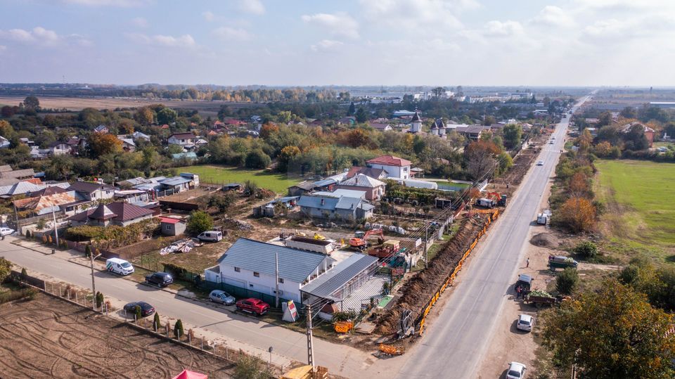 Vanzare  casa cu restaurant, terasa si teren intravilan liber - Titu