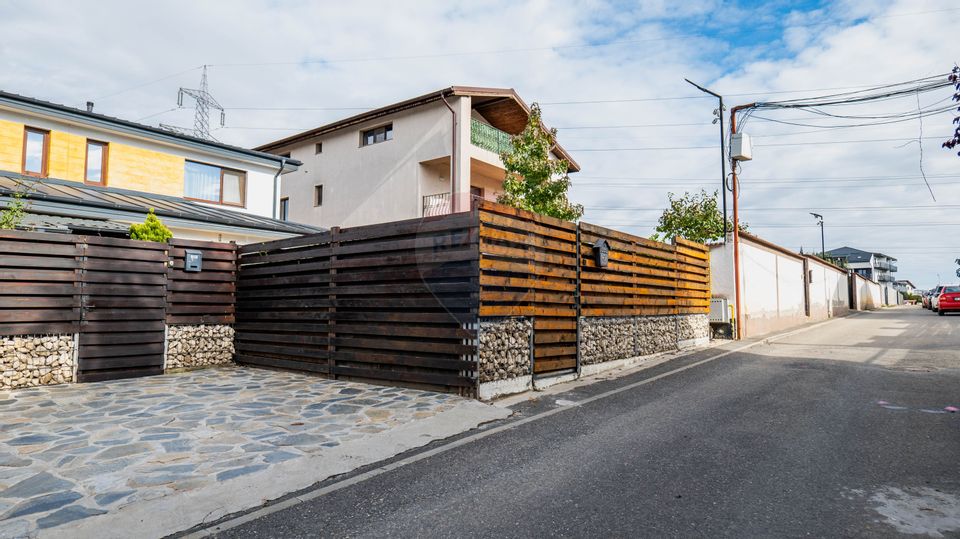 Vanzare - vilă 4 camere de complet mobilata, str. Caisului - Dobroesti