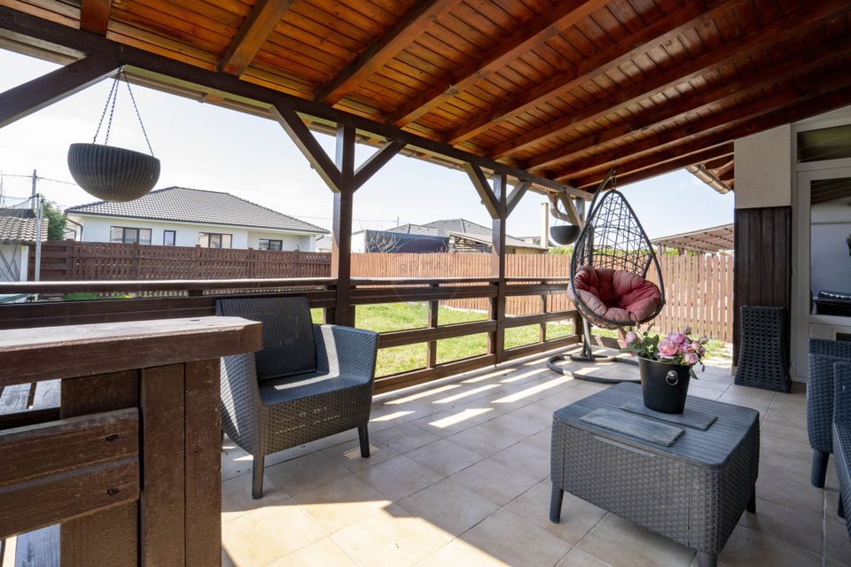 6 room House / Villa for sale