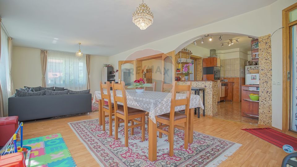 5 room House / Villa for sale