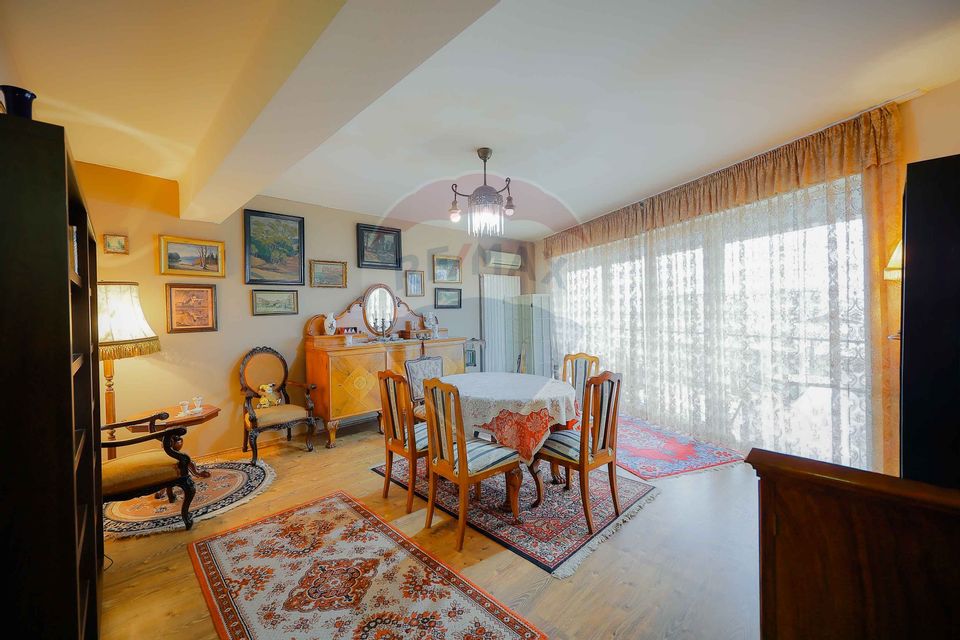 Apartment with terraces and open view, for quiet living