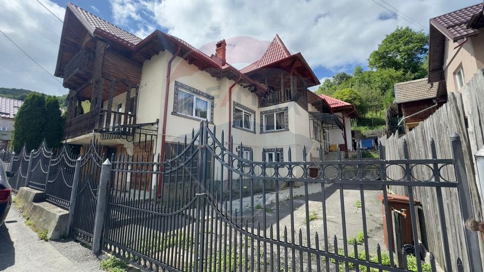 9 room House / Villa for sale