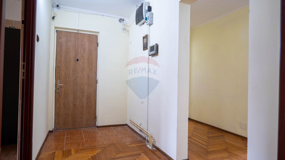 Vanzare - apartament 4 camere, curte, foisor, piscina - Snagov