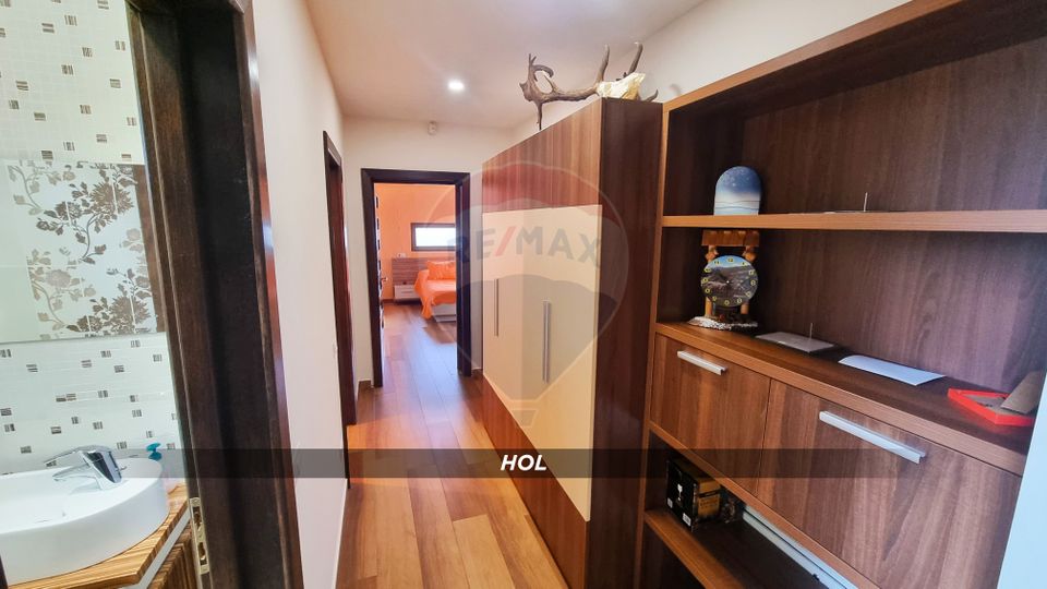 Casă la cheie, proprietate deosebită în Buzești, P+E și teren 3657 mp