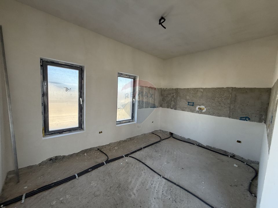 Casă cu 4 camere Campineanca