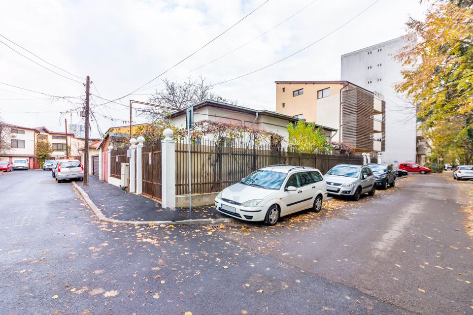 Casă individuala 2.5 camere, curte libera 100mp, zona Domenii