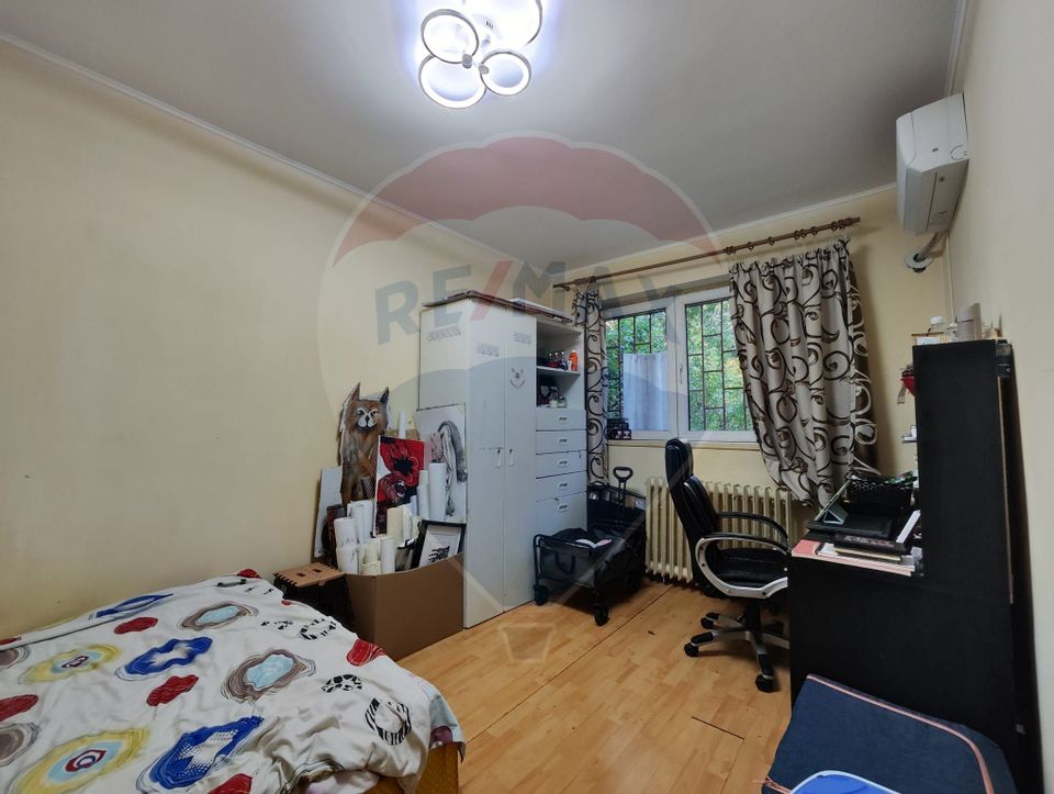 Apartament cu 3 camere de vânzare în zona 1 Decembrie 1918