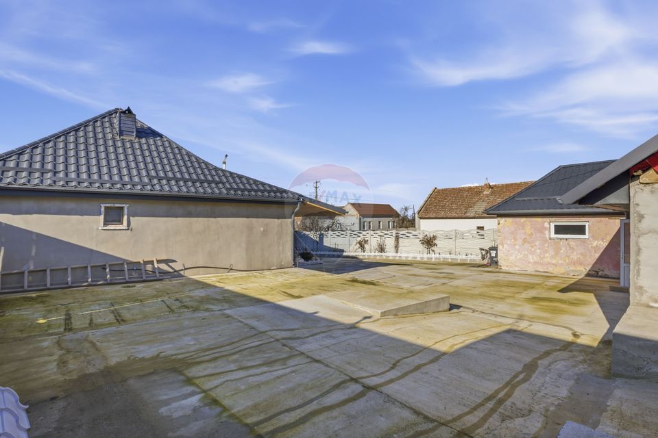 Casă renovată cu teren generos în Satu Mare,Secusigiu