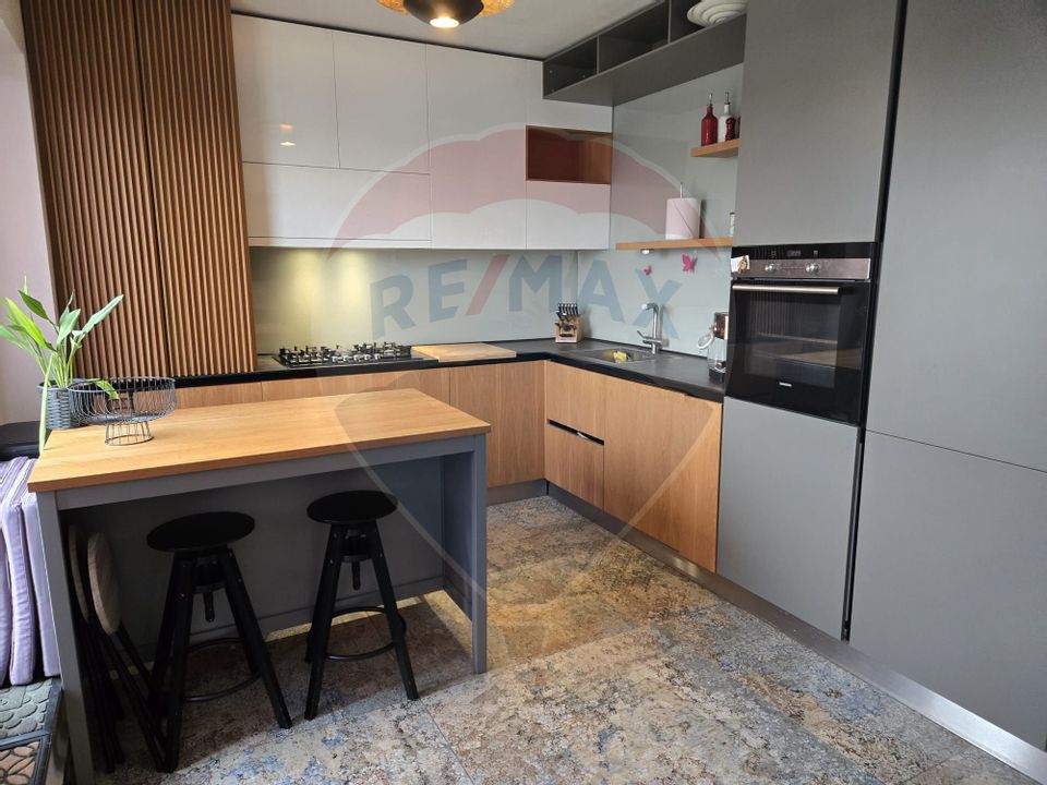 Apartament de lux cu 3 camere de închiriat