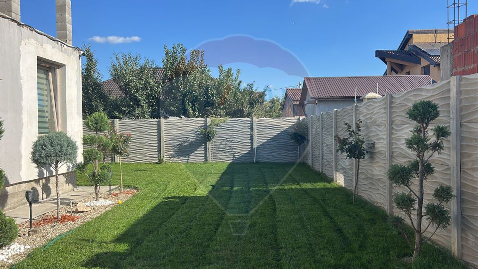 De închiriat casă modernă  cu 4 camere, în Sântandrei