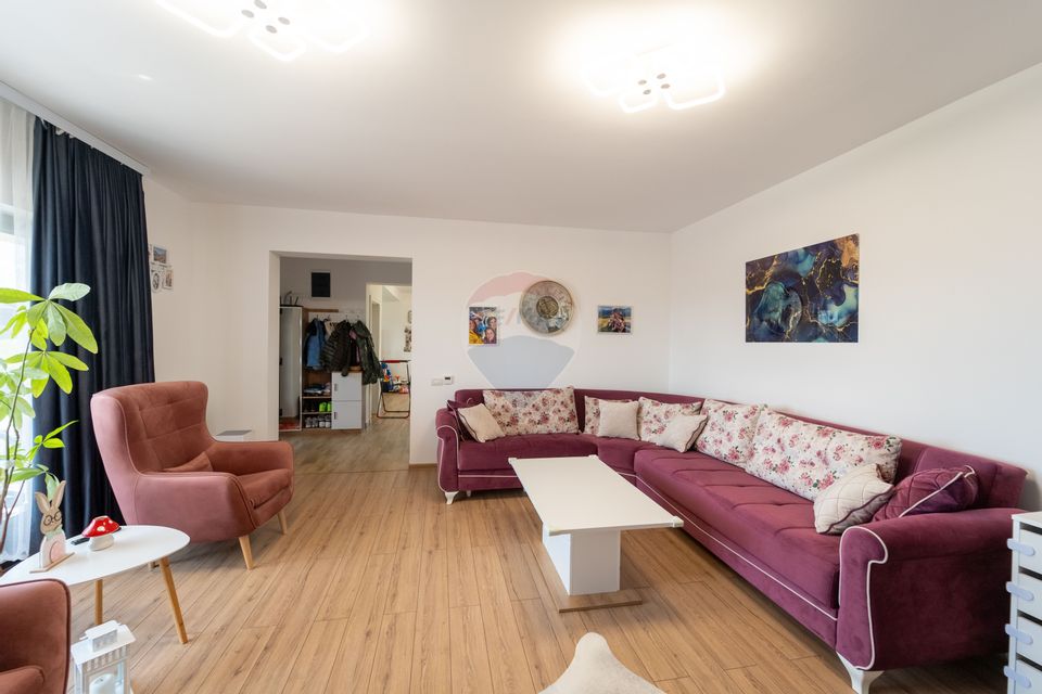 Casă individuală cu 4 camere - de vânzare în Hărman, Brasov