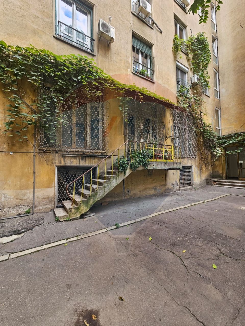 288sq.m Commercial Space for rent, P-ta Universitatii area