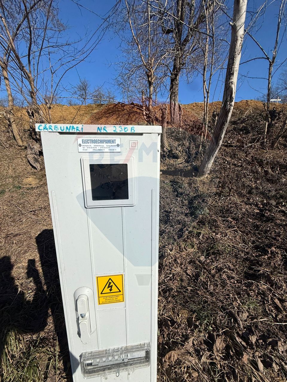 Carbunari Vanzare teren cu fundatie, proiect de casa si racorduri