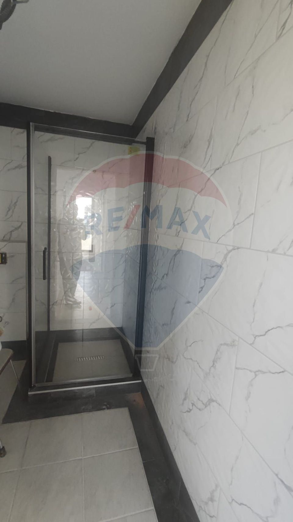 117sq.m Office Space for rent, Garii area