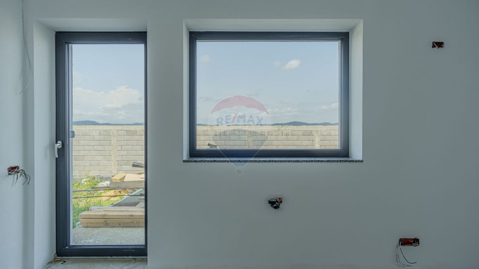 Casa moderna, la cheie, in Cristian – Str. Carpati