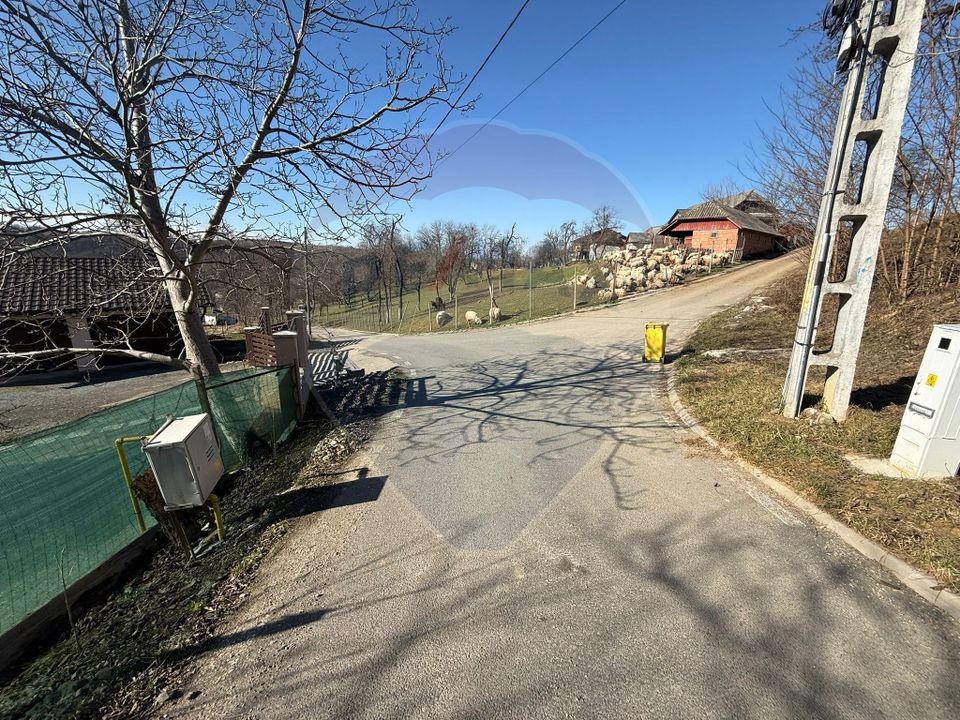 Carbunari Vanzare teren cu fundatie, proiect de casa si racorduri