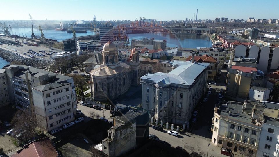 Vila de vanzare in zona peninsulara Constanta