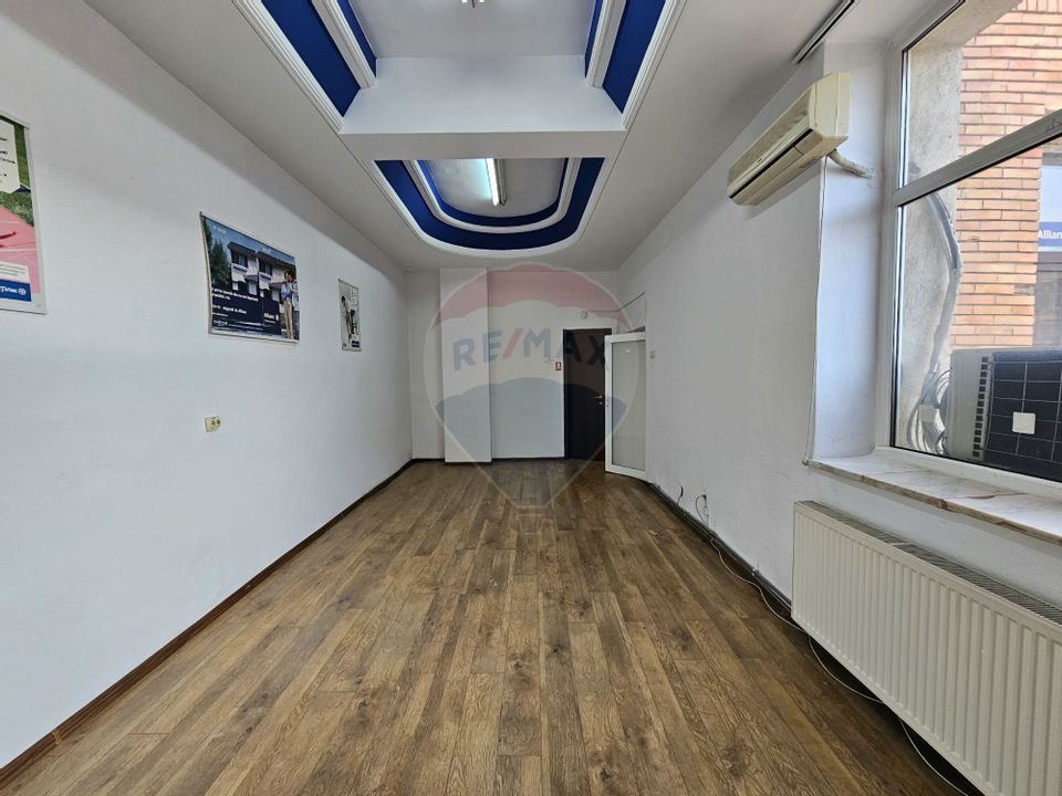 189.6sq.m Commercial Space for rent, Ultracentral area