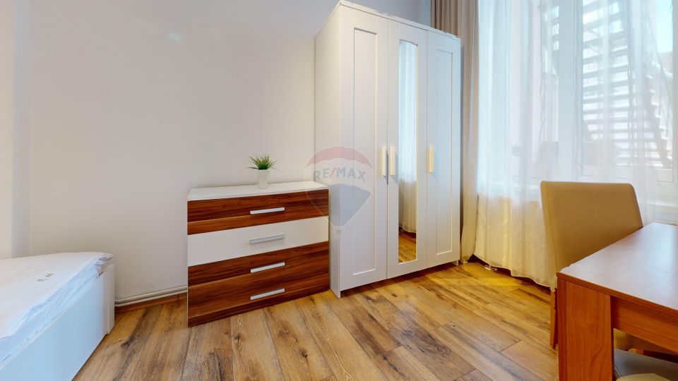 Apartament modern cu 3 camere în Centrul Istoric pe Republicii 44