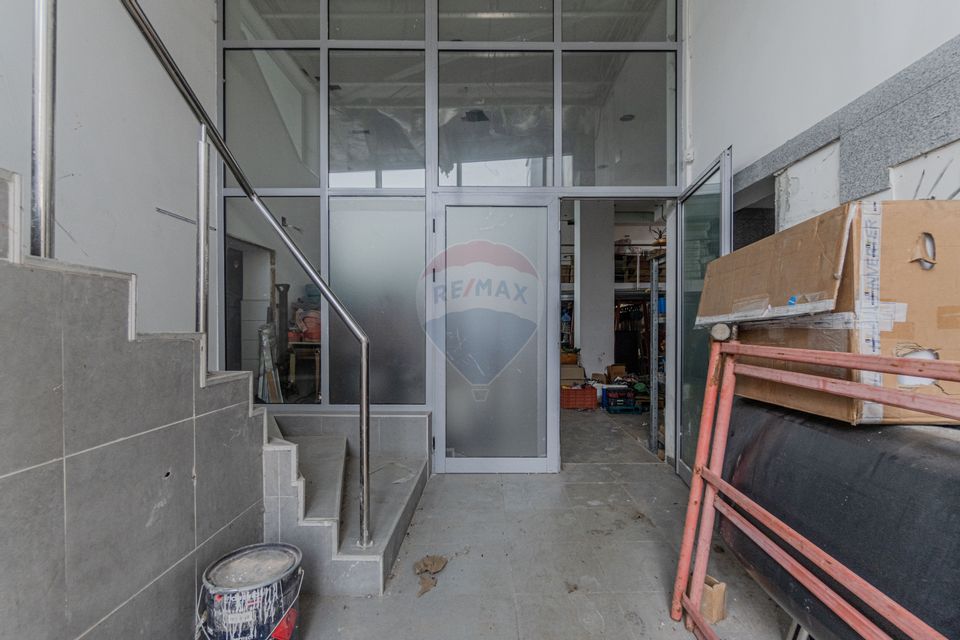 Cladire de 902 mp utili de vânzare, zona Grivitei - DN 13, COMISION 0