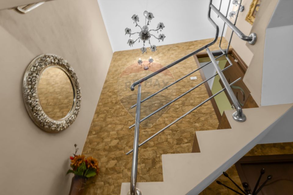 6 room House / Villa for sale