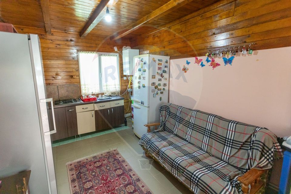 Pensiune agroturistică cu 6 camere + Casă de locuit, de vânzare