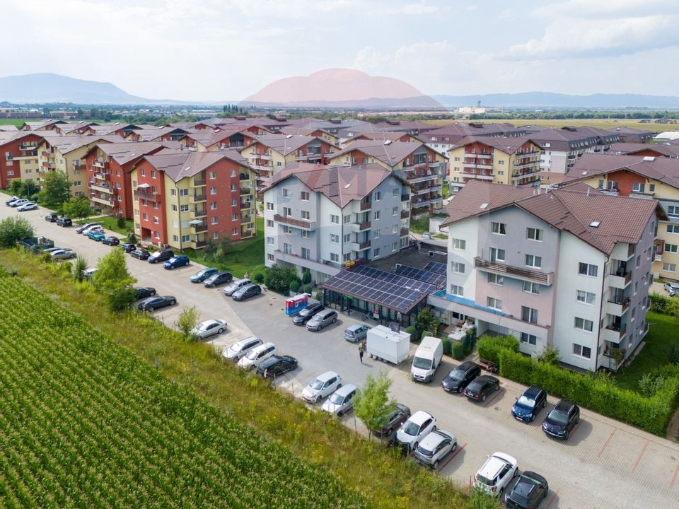 Apartament decomandat, 60 mp utili, 2 camere, debara, balcon!