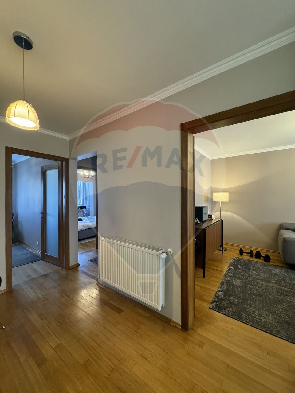 Apartament superb în inima orașului – 3 camere, Etaj 1, Garaj și Pivni