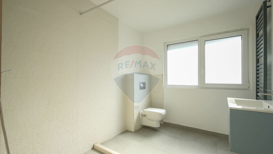 Versatile property in Brasov – Ideal for home or business!