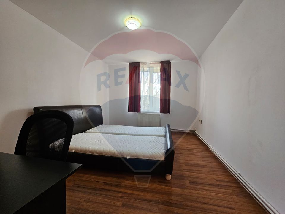 Inchiriez apartament spatios cu 4 camere, 2 bai, parcare in Gheorgheni