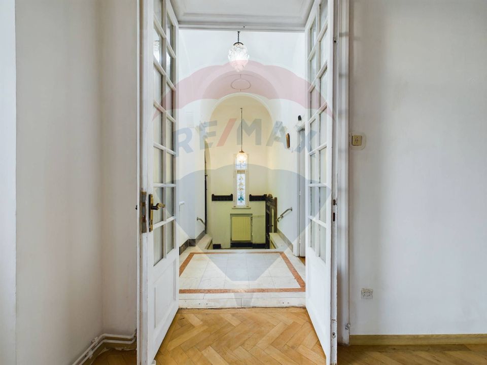 De vanzare un spațiu comercial 5 camere Ultracentral