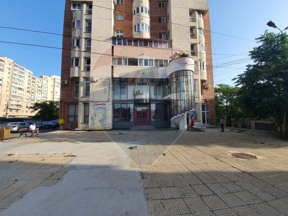 56.48sq.m Commercial Space for rent, Central area