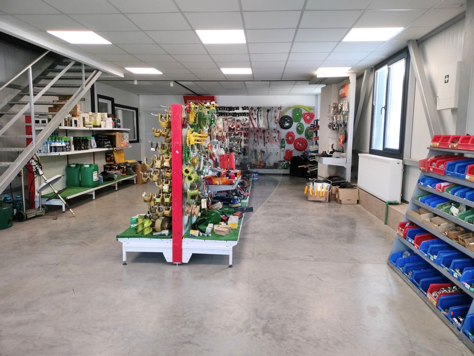 400sq.m Industrial Space for sale