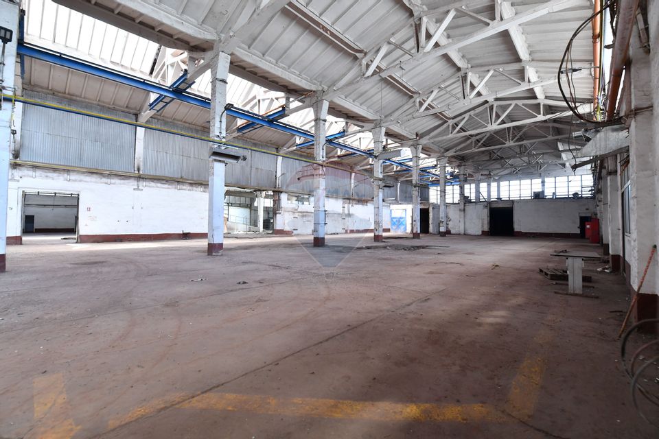 Teren industrial 35.000 mp cu hale de productie Craiova