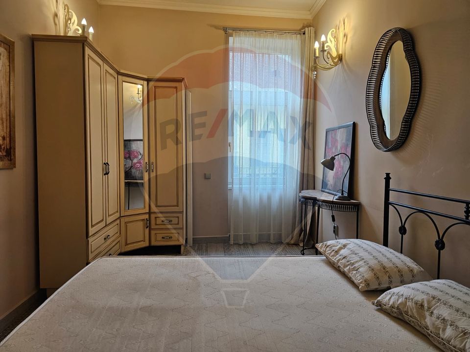 Inchiriez apartament superb cu 4 camere în zona Ultracentral