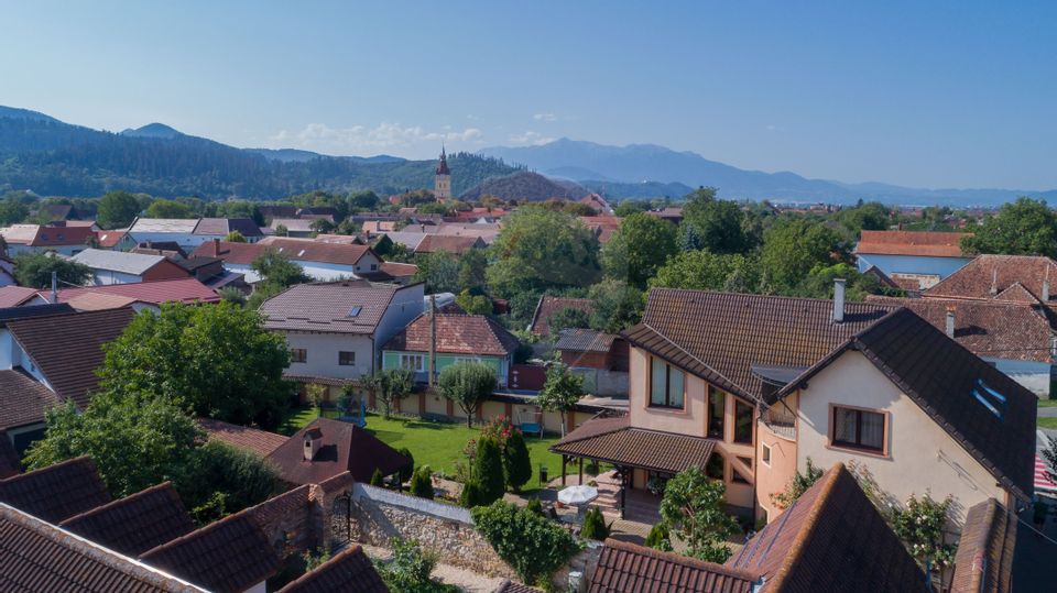 Elegant house, wine cellar, view of the mountains and peak. Postăvaru