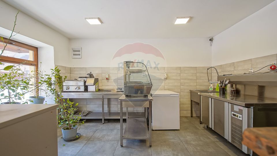 Casă cu 7 Camere + Spațiu Comercial, Oportunitate Rară, Comision 0%