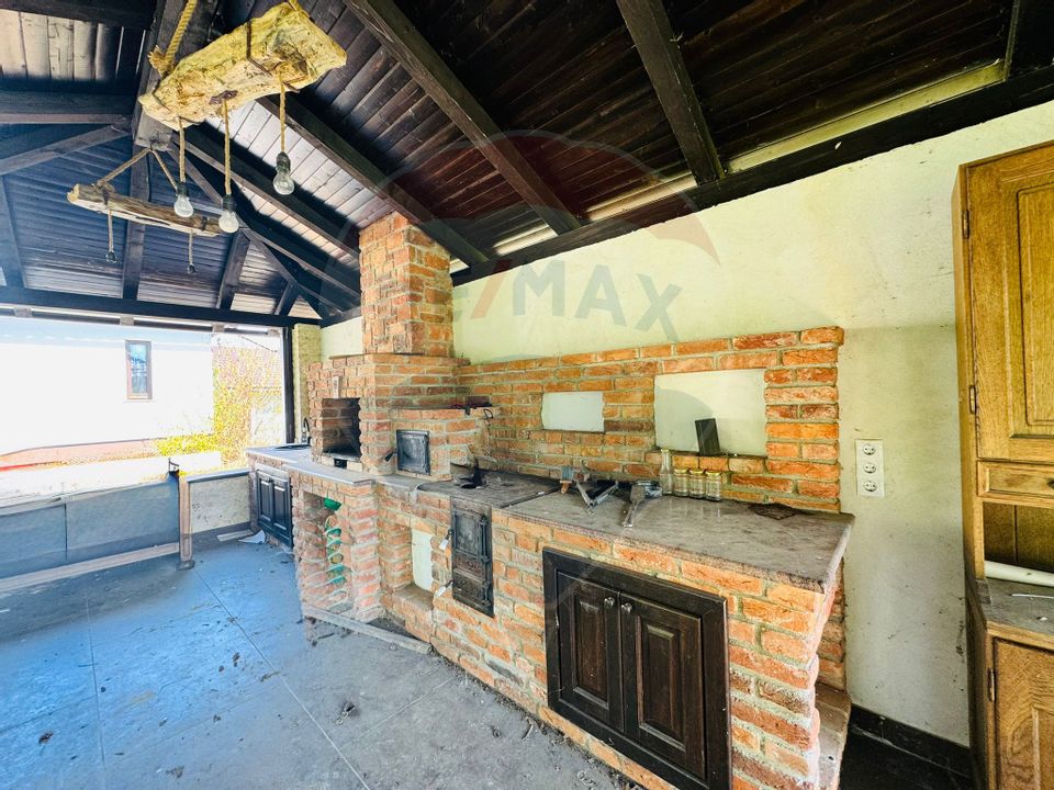 Casă / Vilă cu 4 camere de vânzare