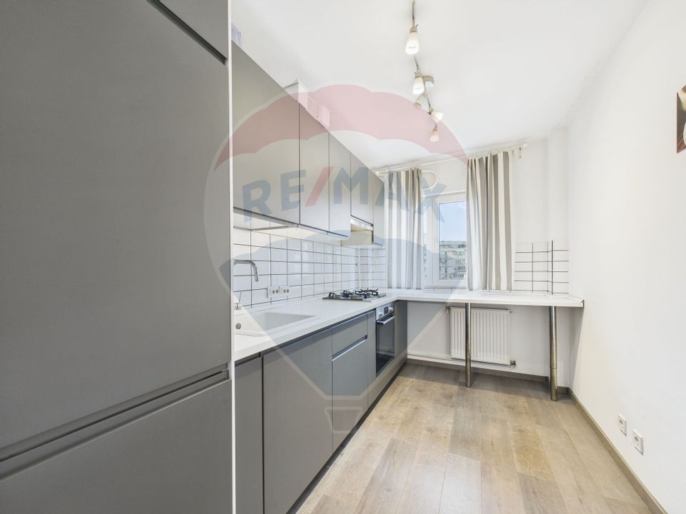 Apartament cu 3 camere de vânzare în zona Dristor