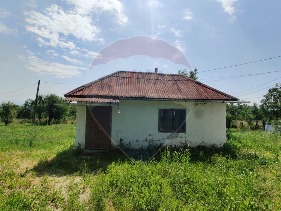 Casă cu teren de vanzare Buzești