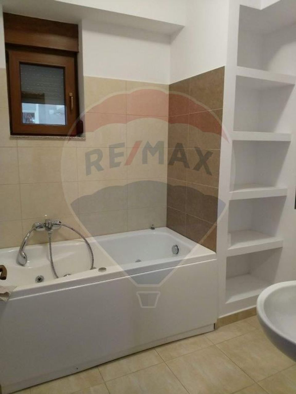 3 room Apartment for rent, Aviatiei area