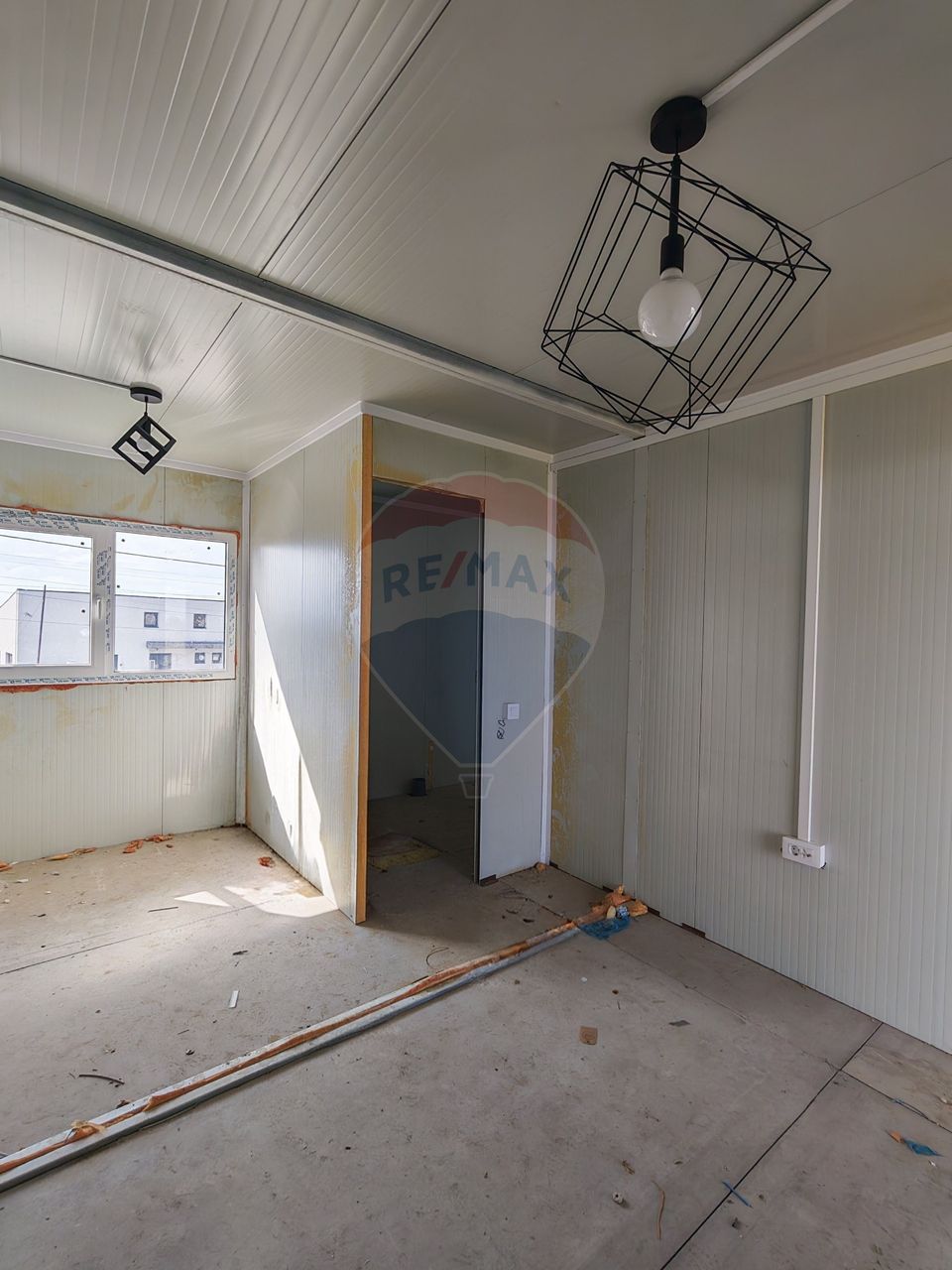 P+1, 100 mp utili, teren 960 mp, Sărbătoare – la 14 km de Craiova