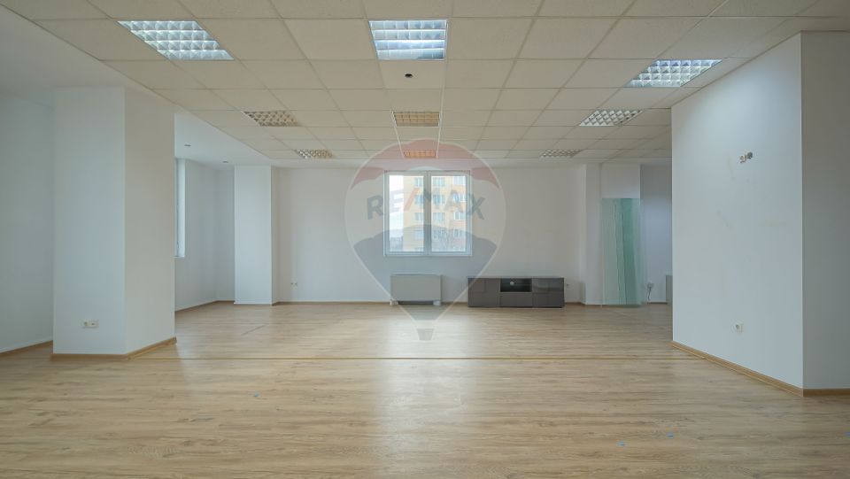 124sq.m Office Space for rent, Central area