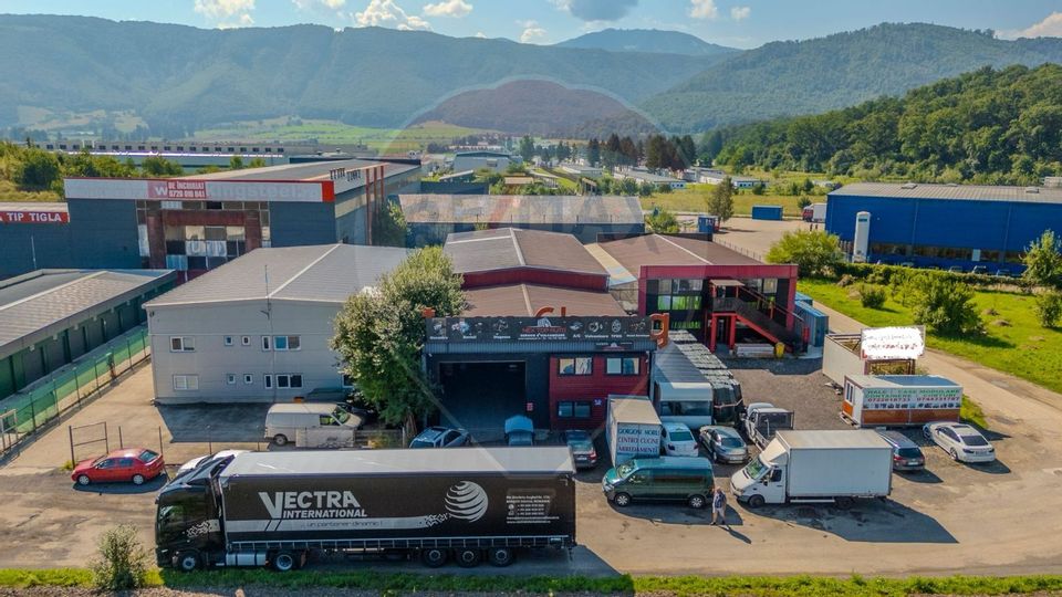 Hala + Spatiu de birouri cu destinatii multiple : Teren 1116 mp