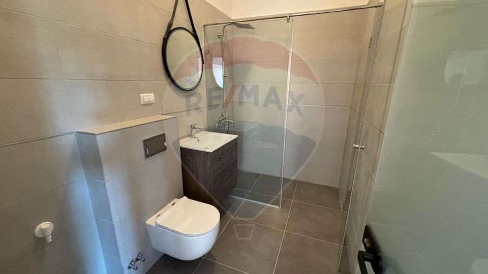 De închiriat apartament 2 camere la casa  cu gradina si curte