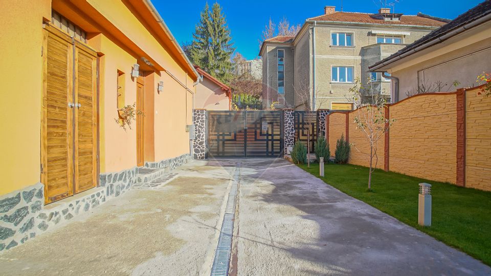 4 room House / Villa for sale, Brasovul Vechi area