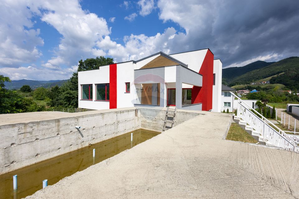 Vilă cu piscină de vanzare  – Bistrița
