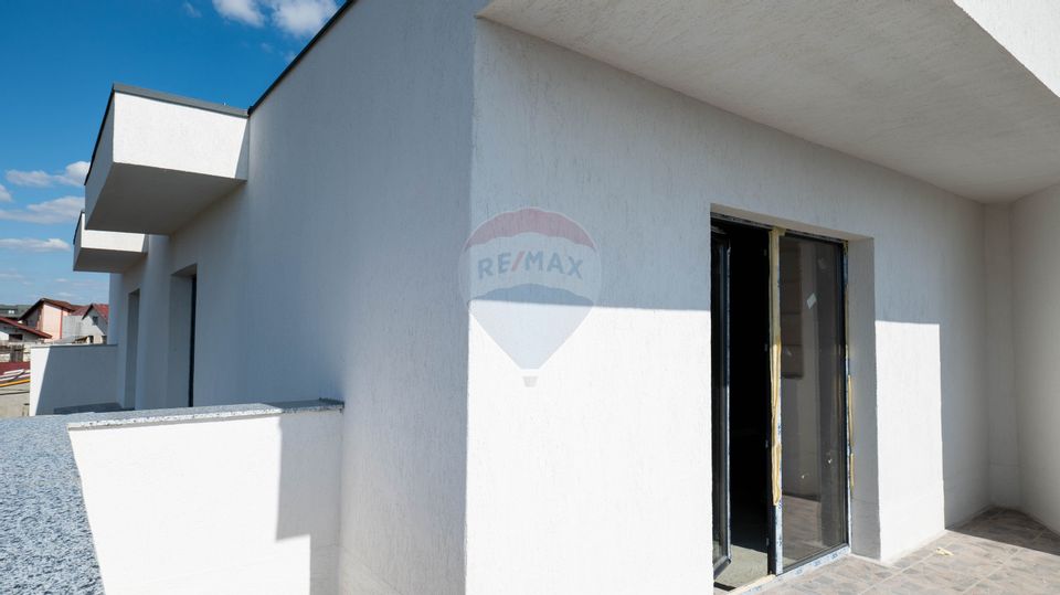 Vanzare duplex P+1+2 retras