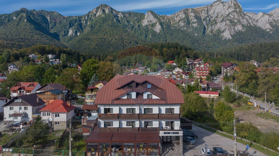 Hotel de 3 Stele Activ în Bușteni, cu Vedere Spre Munții Bucegi!