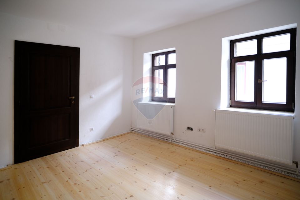 Apartament central, cu 3 camere integral renovat in 2023